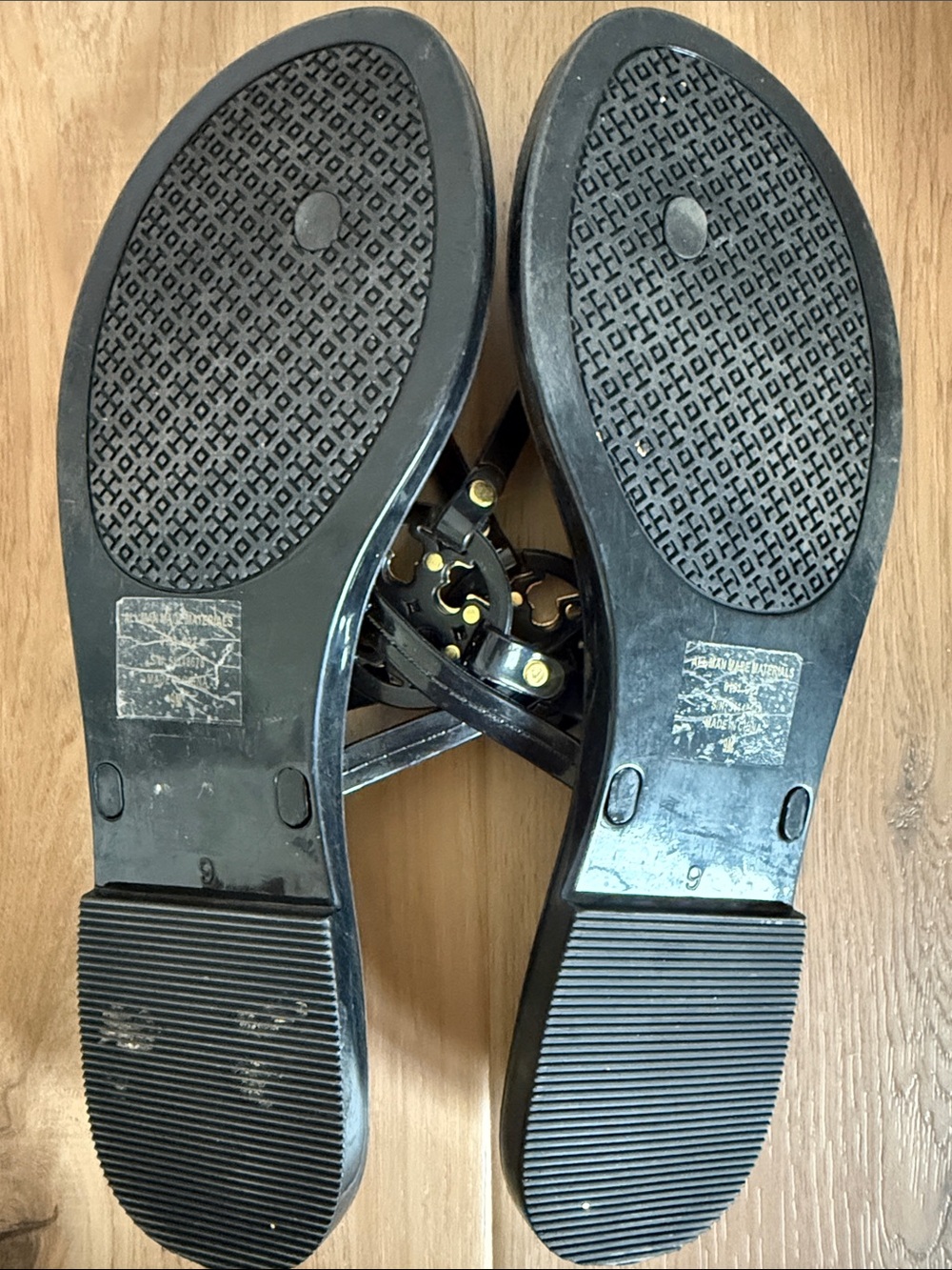 Tory Burch Black Patent Thong Sandals with Gold Logo Medallions - Picture 3 of 4